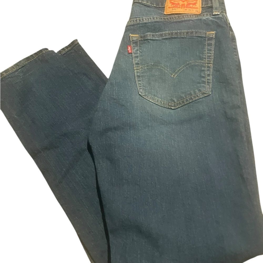 Levi's Men's Dark Blue Straight Jeans style 541 new never worn size 31 x 35